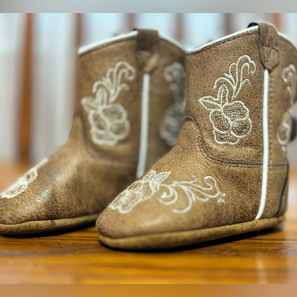 Boot barn baby boots size 3